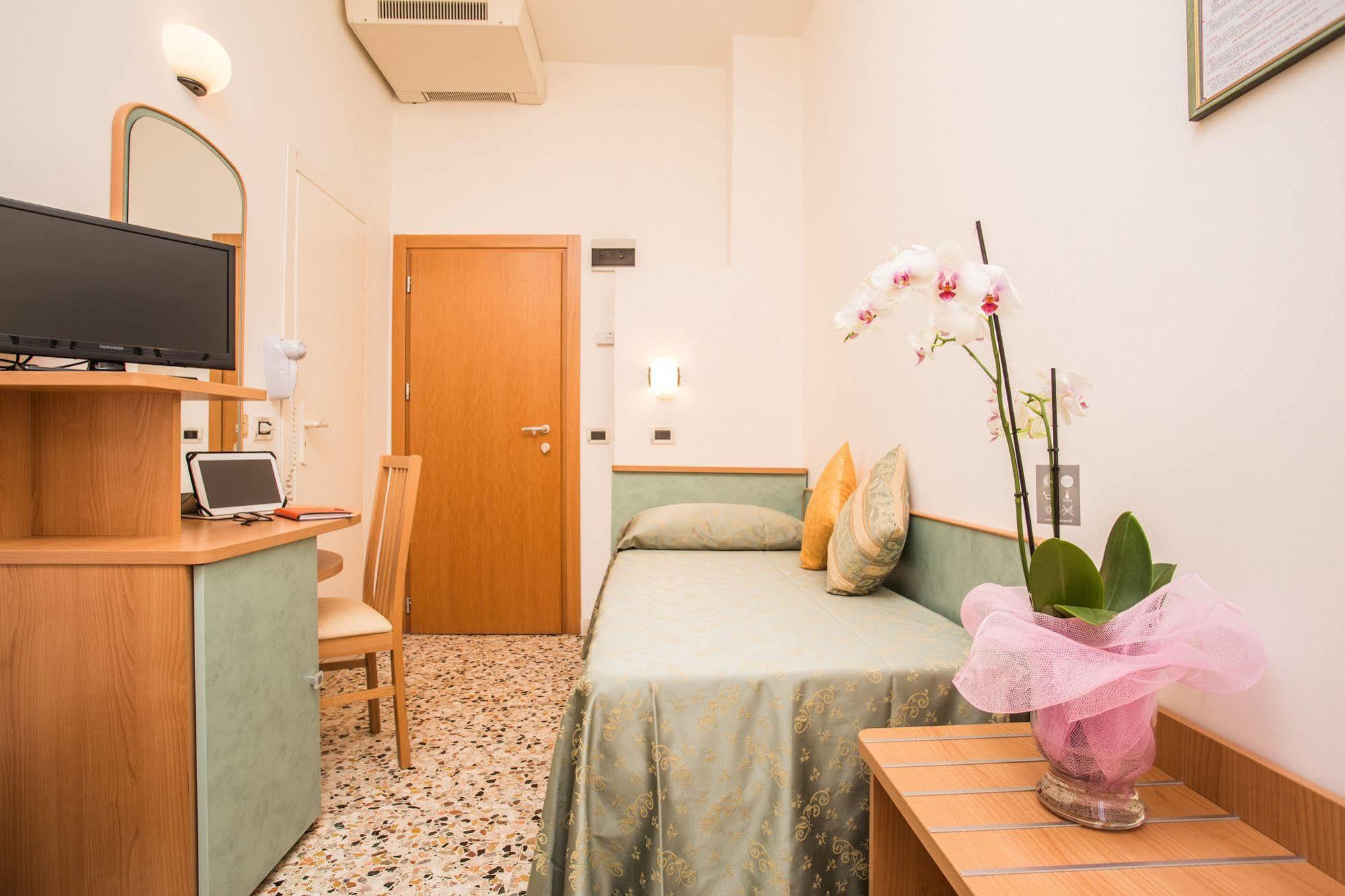 Hotel Oregon Rimini Exterior foto